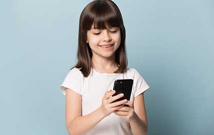 blog-articlepromo-buying-childs-first-phone-430x272