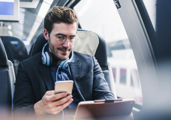 three-roaming-largepromo-570x400