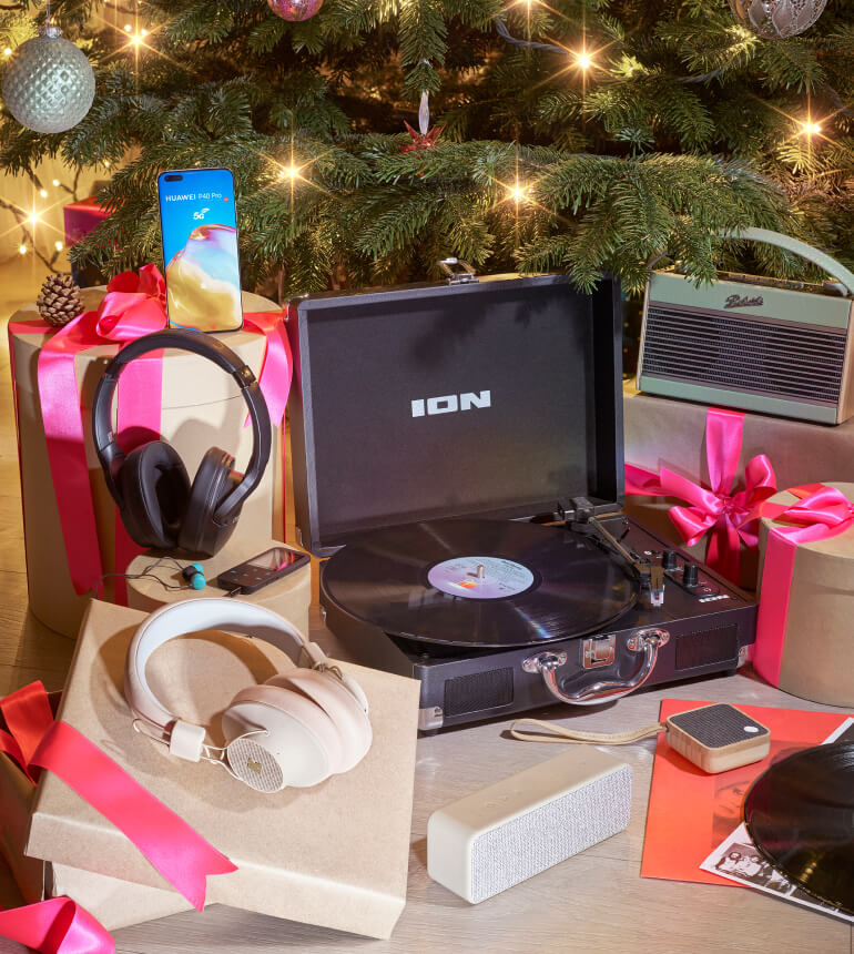 three-christmas-gift-guide-retro-770x860