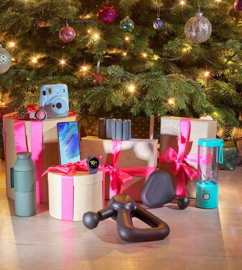 three-christmas-gift-guide-active-770x860