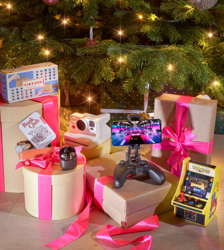 three-christmas-gift-guide-game-play-770x860