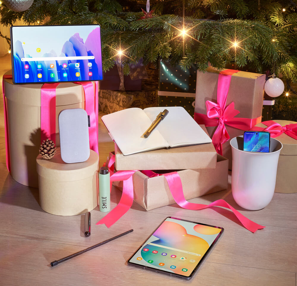 three-christmas-gift-guide-gifts-2022-1000x960