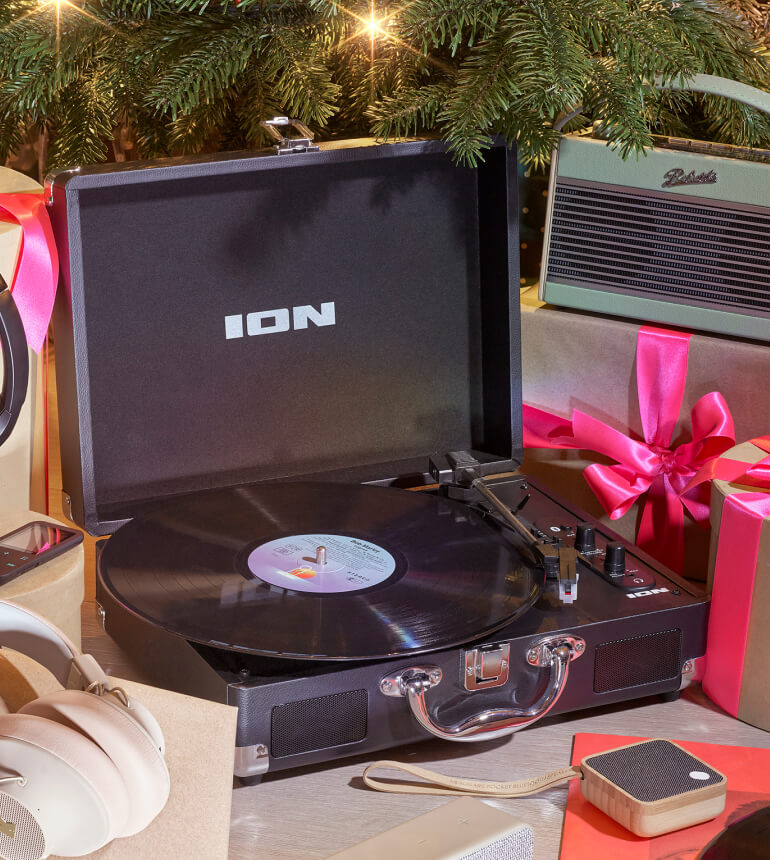 three-christmas-gift-guide-record-player-70x860